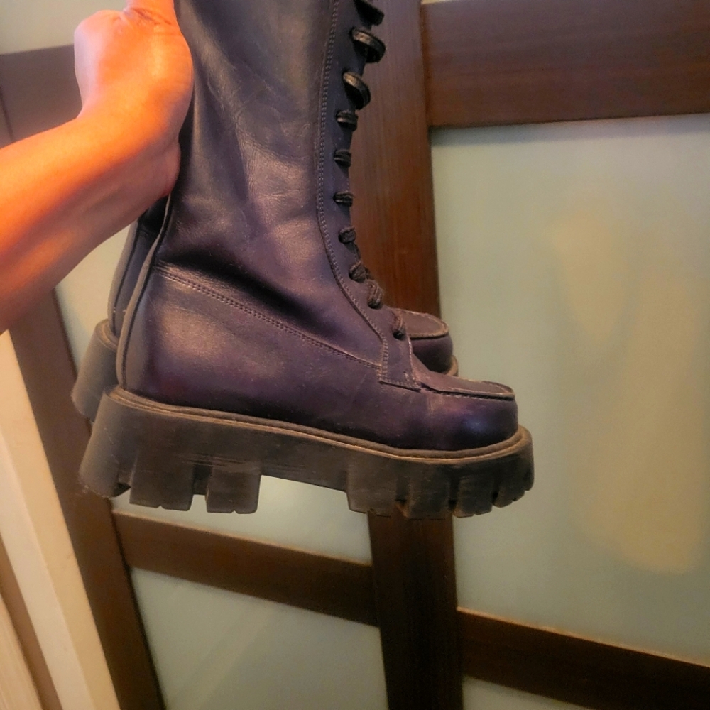 Combat boot